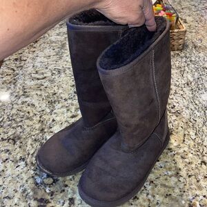 Classic Tall Ugg boots, dark chocolate brown, sz 6 Women's